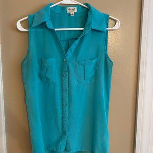 BLUE sleeveless blouse